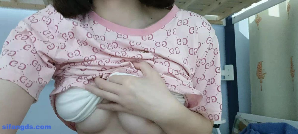 小母狗居家自拍17.jpg